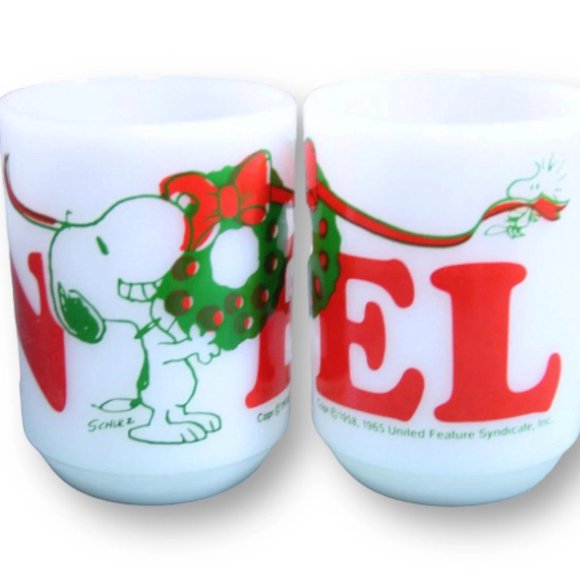 one HTF Fire King glass Snoopy Noel coffee mug Anchor Hocking Christmas - Picture 2 of 6